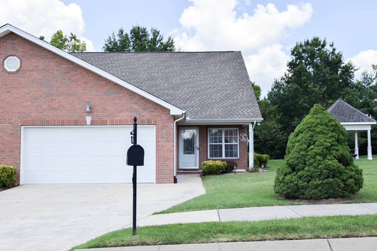 1096 Ellis Way - Photo 1