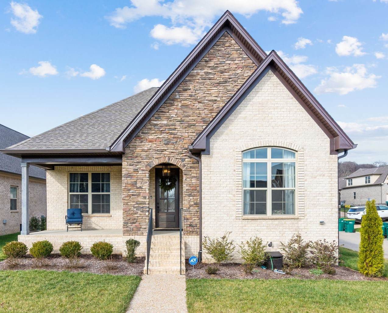 2036 Kestrel Ln - Photo 1