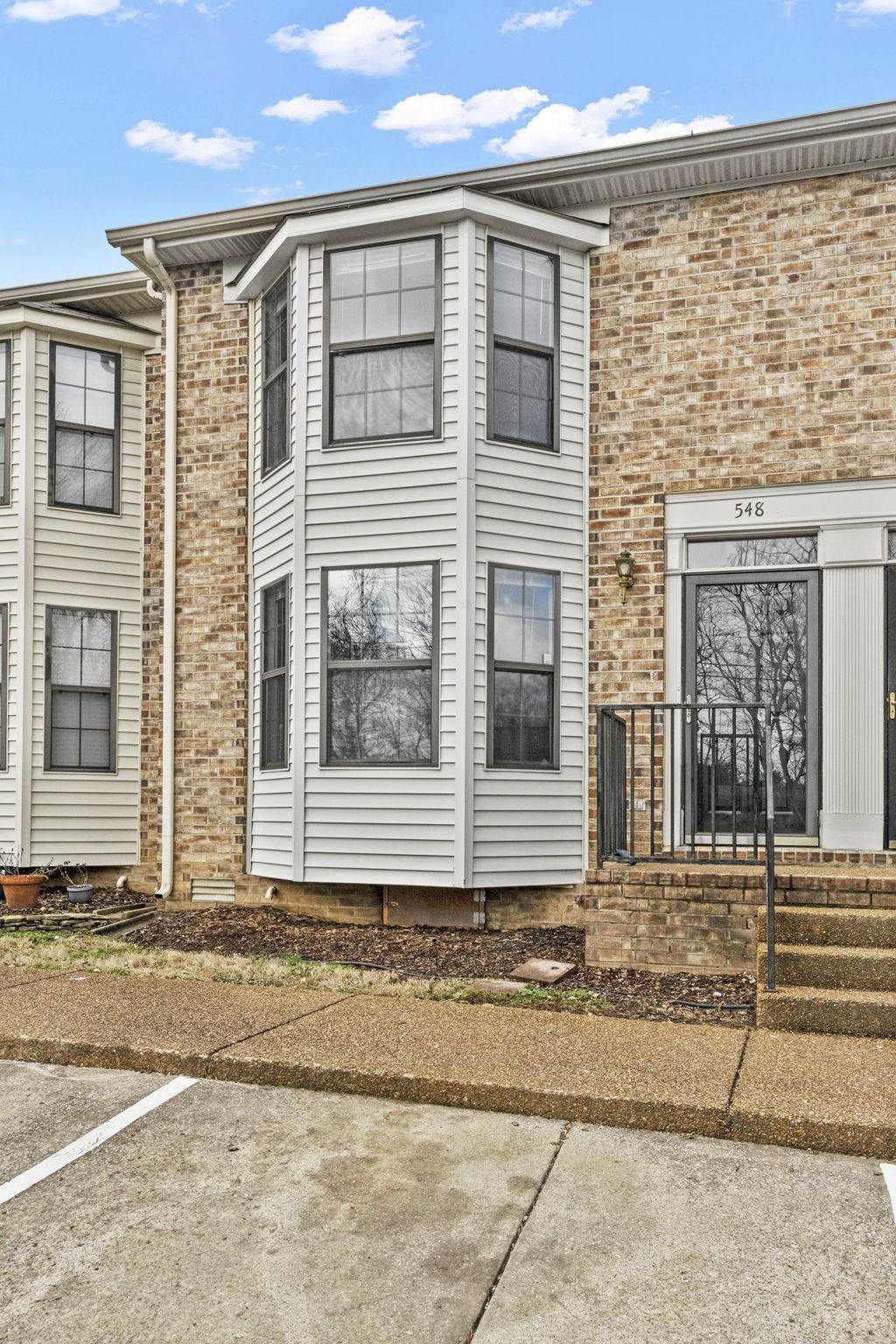548 Thomas Jefferson Cir - Photo 1