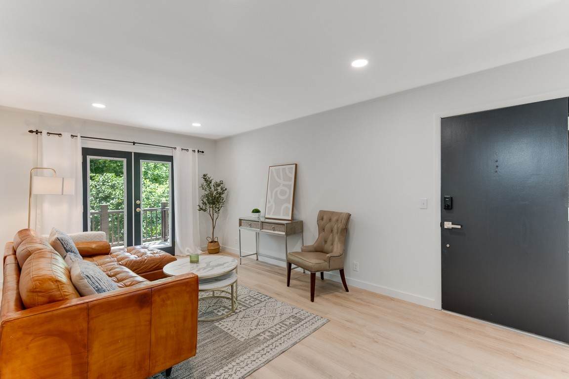 3901 Whitland Ave - Photo 1