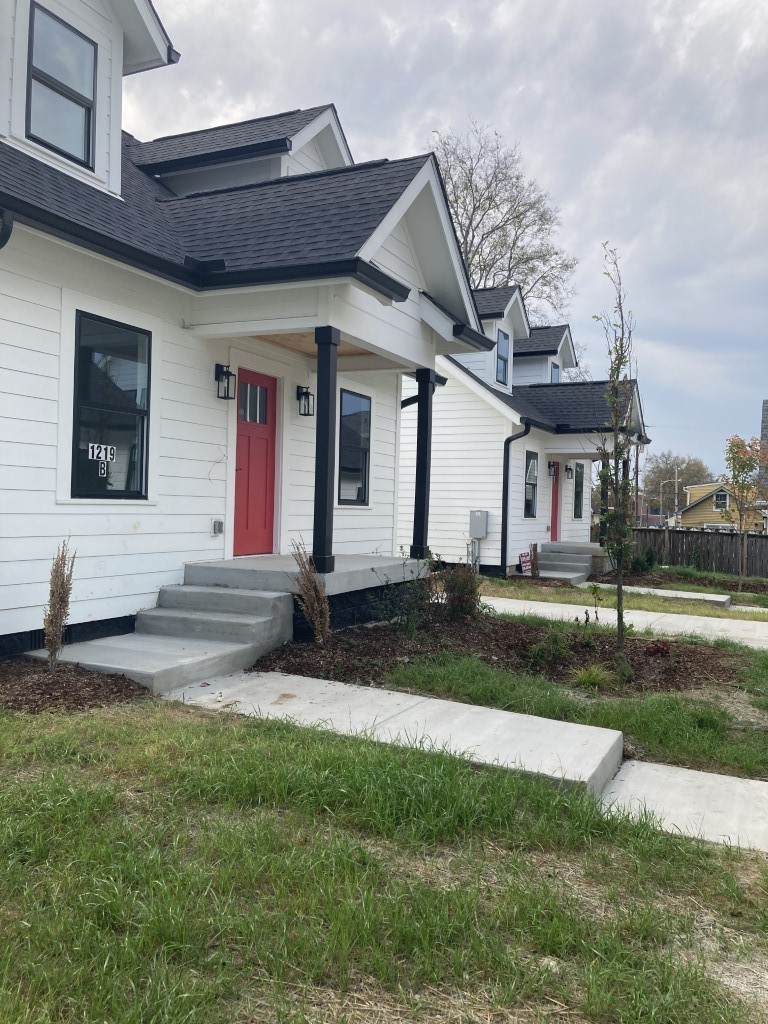 1221 Phillips St - Photo 1