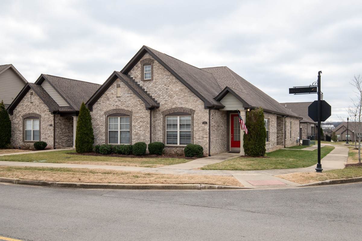 1120 S Mcmahan Dr - Photo 1