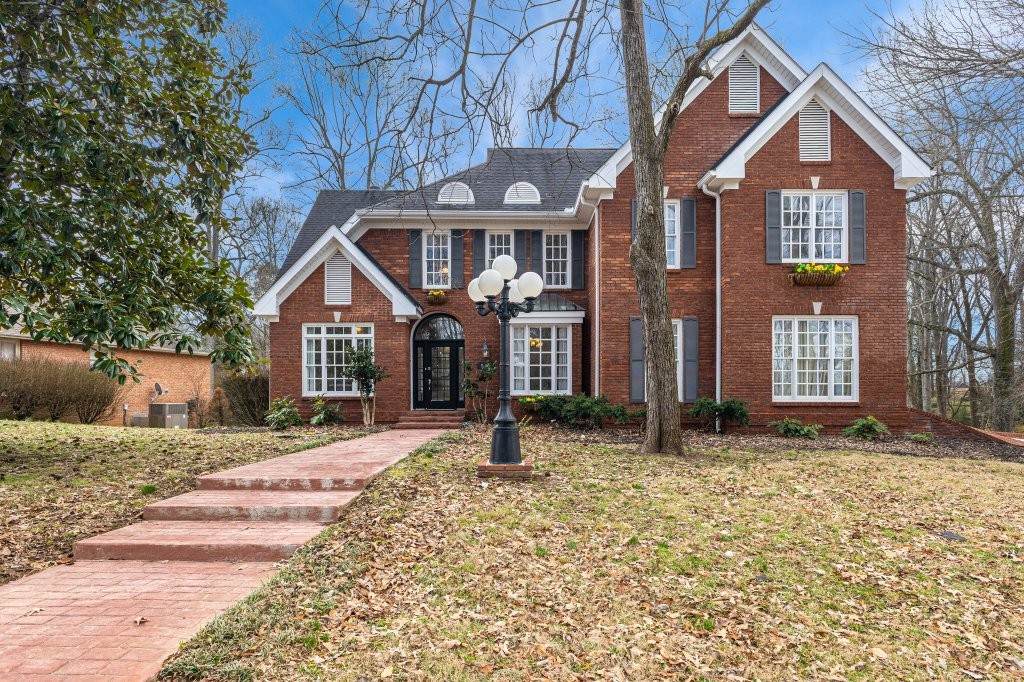 545 Ridgecrest Dr - Photo 1