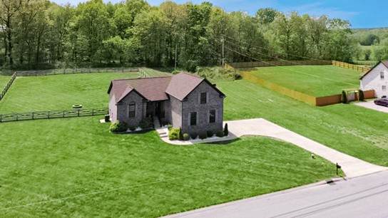 1044 Luton Way - Photo 1