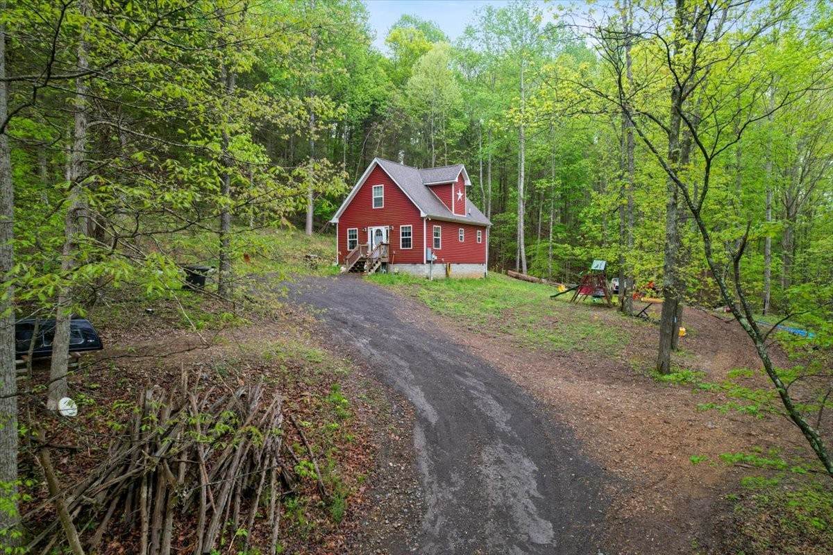 1576 Butler Mill Hollow Rd - Photo 1