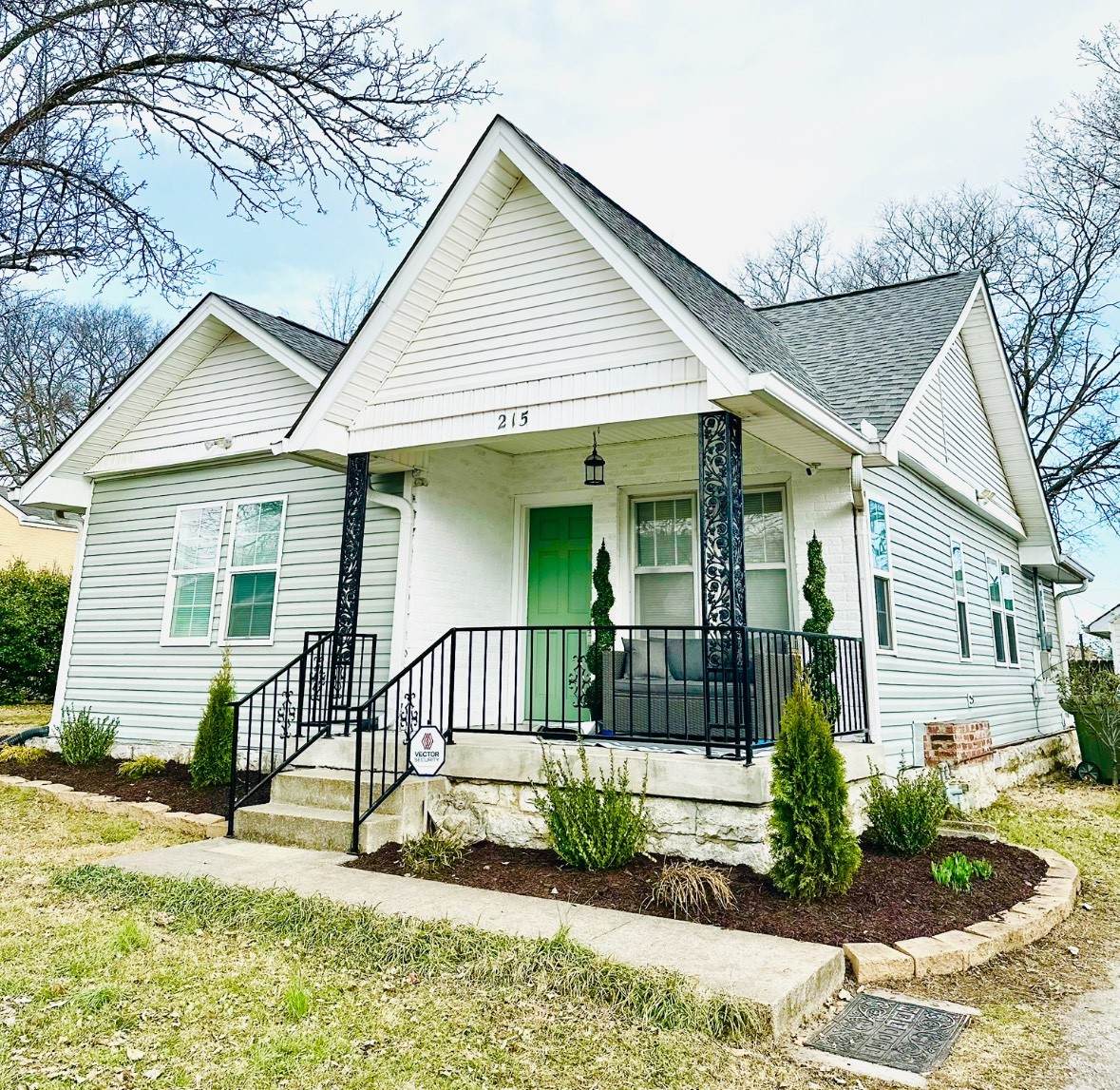 215 Thomas Ter - Photo 1