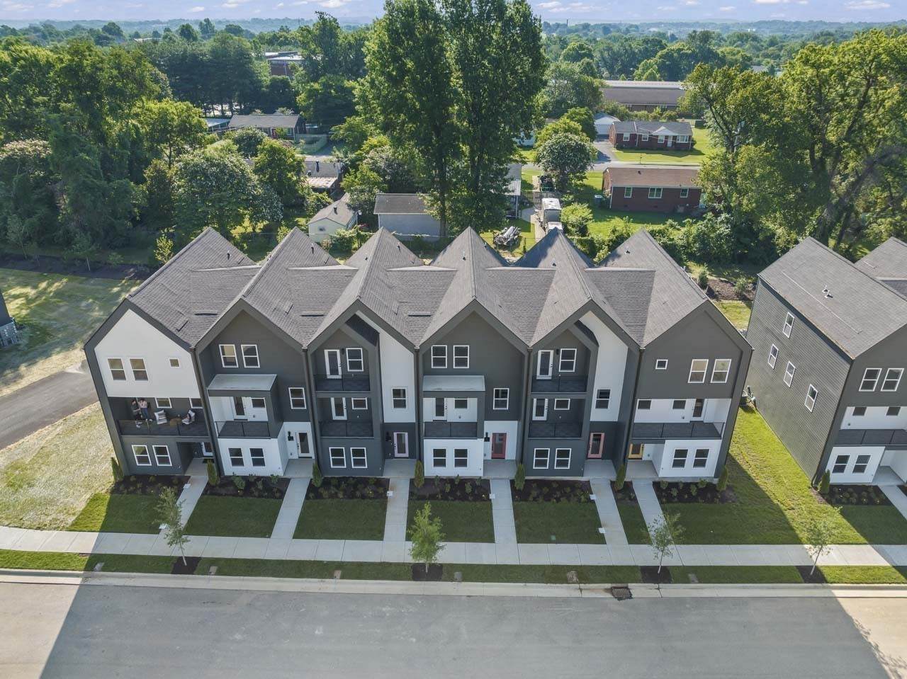 550 Markham St - Photo 1