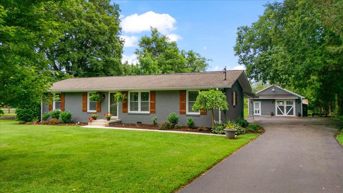 4936 Bradyville Pike - Photo 1