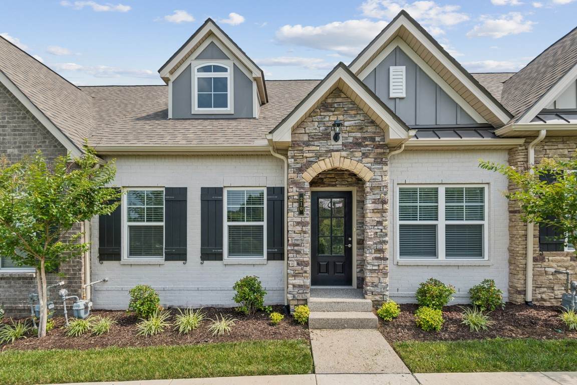 210 Trevor Dr - Photo 1