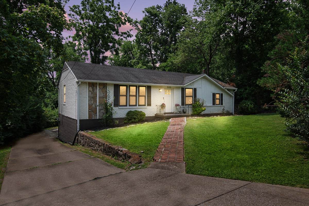 505 Harding Pl - Photo 1