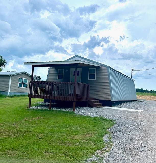 1043 Ross Ln - Photo 1
