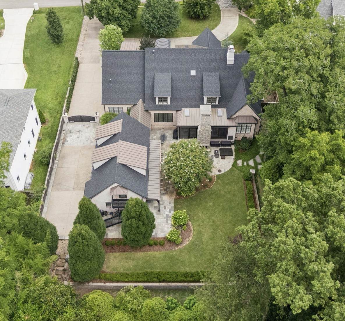 3309 Skyline Dr - Photo 1