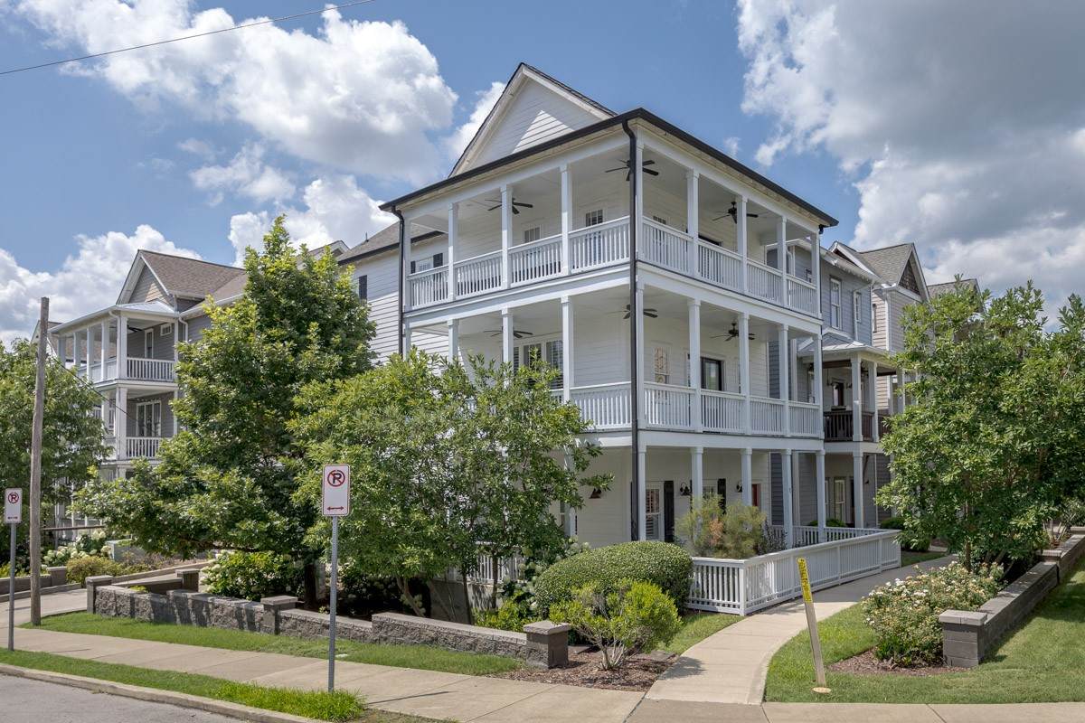 200 Burns Ave - Photo 1