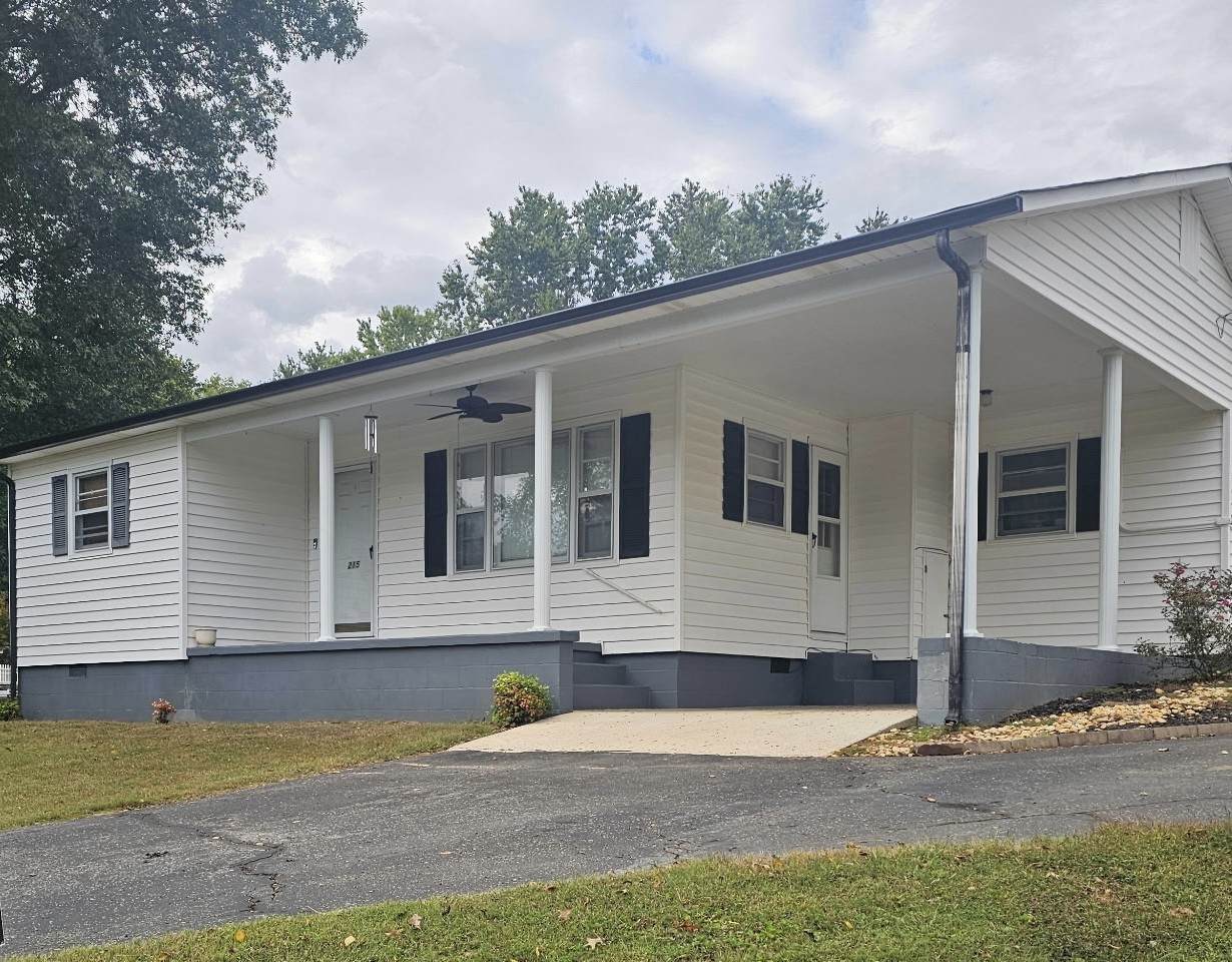 215 Orchard Ln - Photo 1