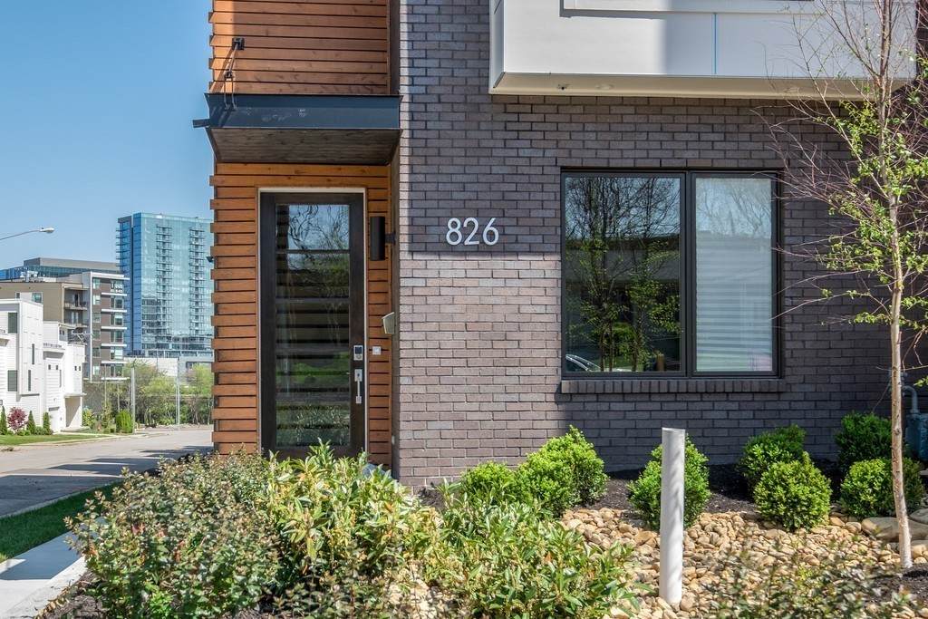 826 13th Ave - Photo 1