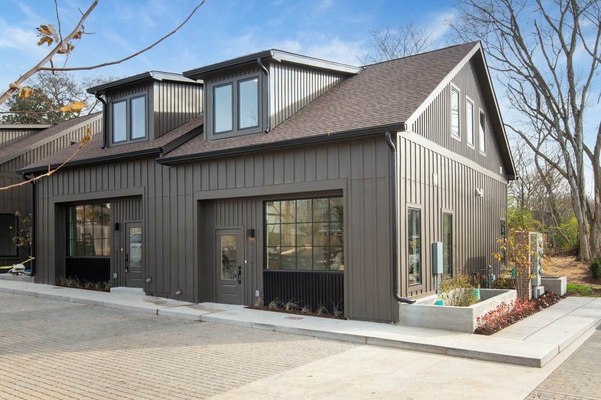 615 Richmond Bnd - Photo 1