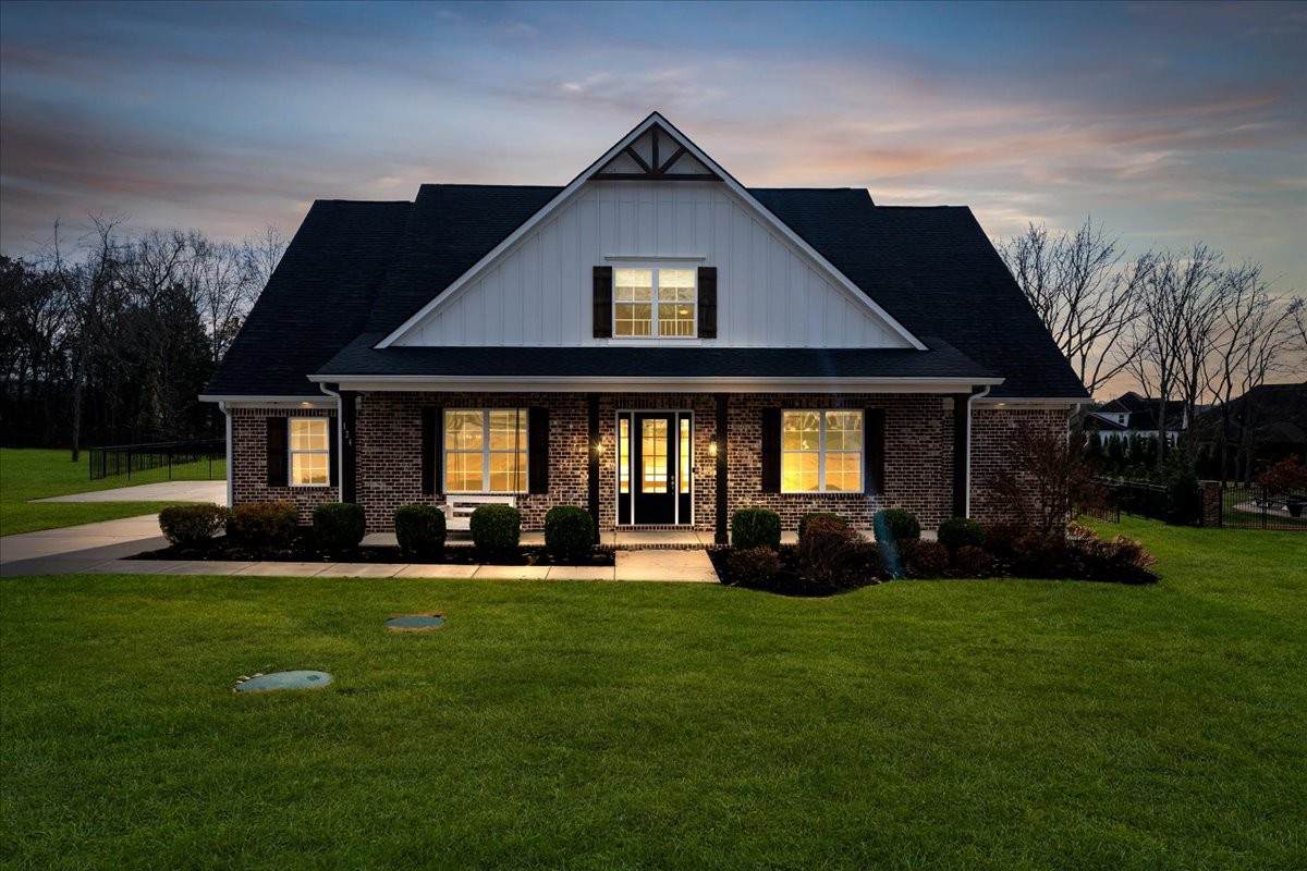 124 Seclusion Ct - Photo 1