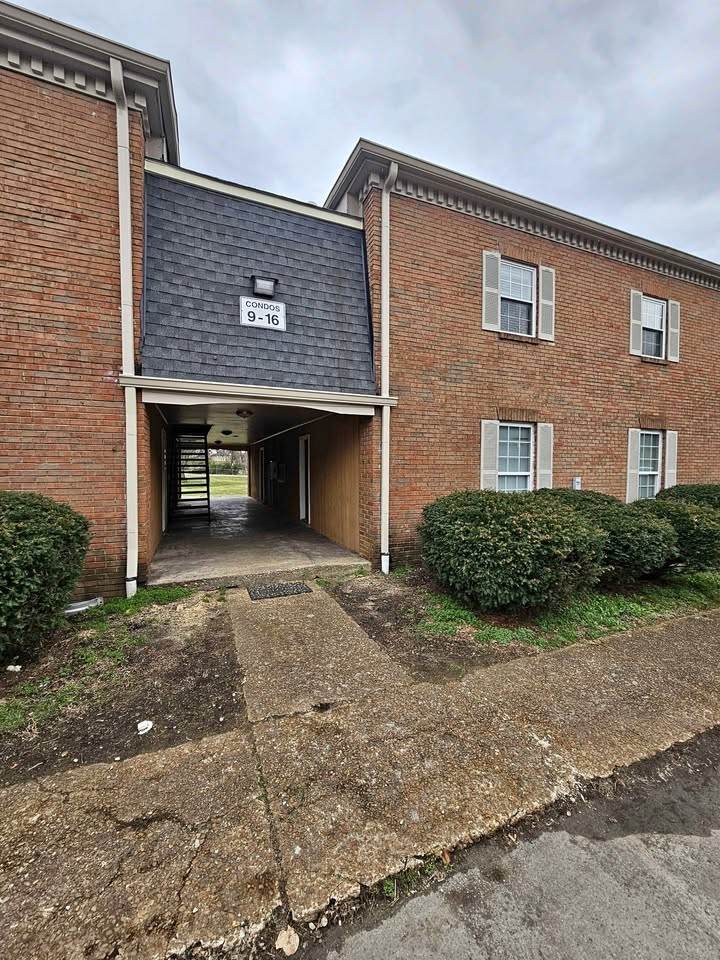 323 Forest Park Rd - Photo 1
