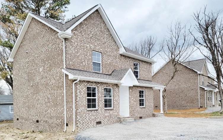 103 Walton Ave - Photo 1