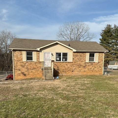 1320 Courtney Dr - Photo 1