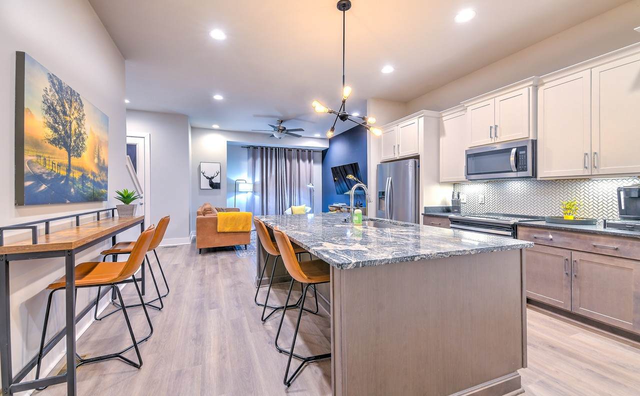 2143 24th Avee - Photo 1