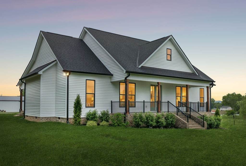 777 Rock Springs Rd - Photo 1