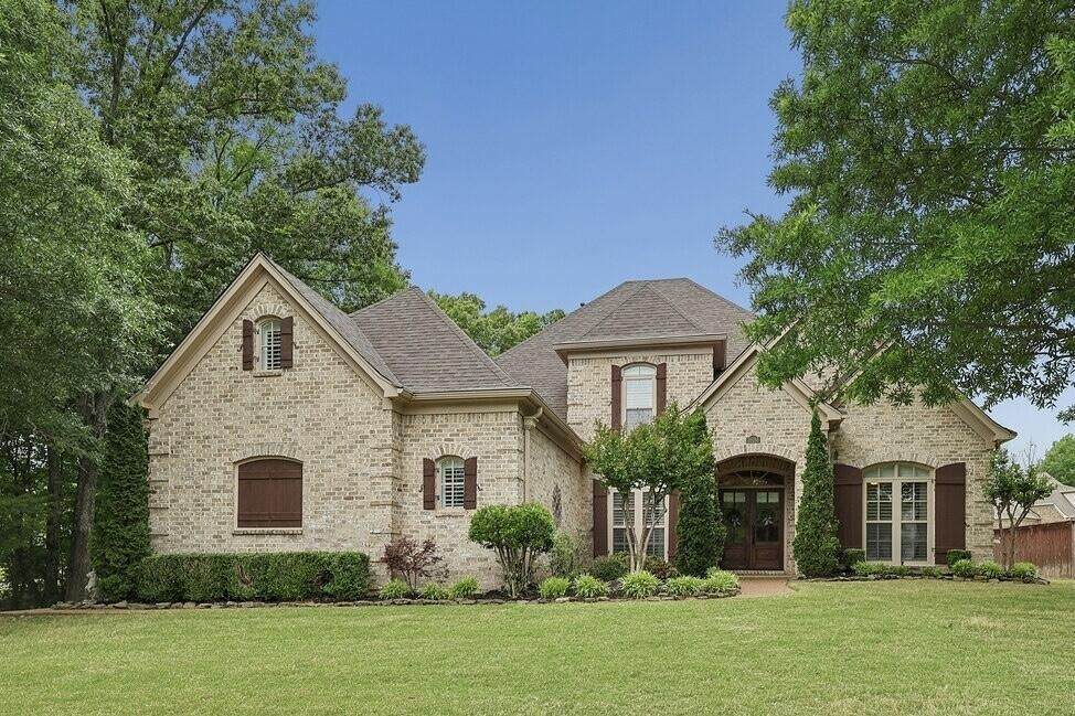 10188 Woodbrook Cir - Photo 1