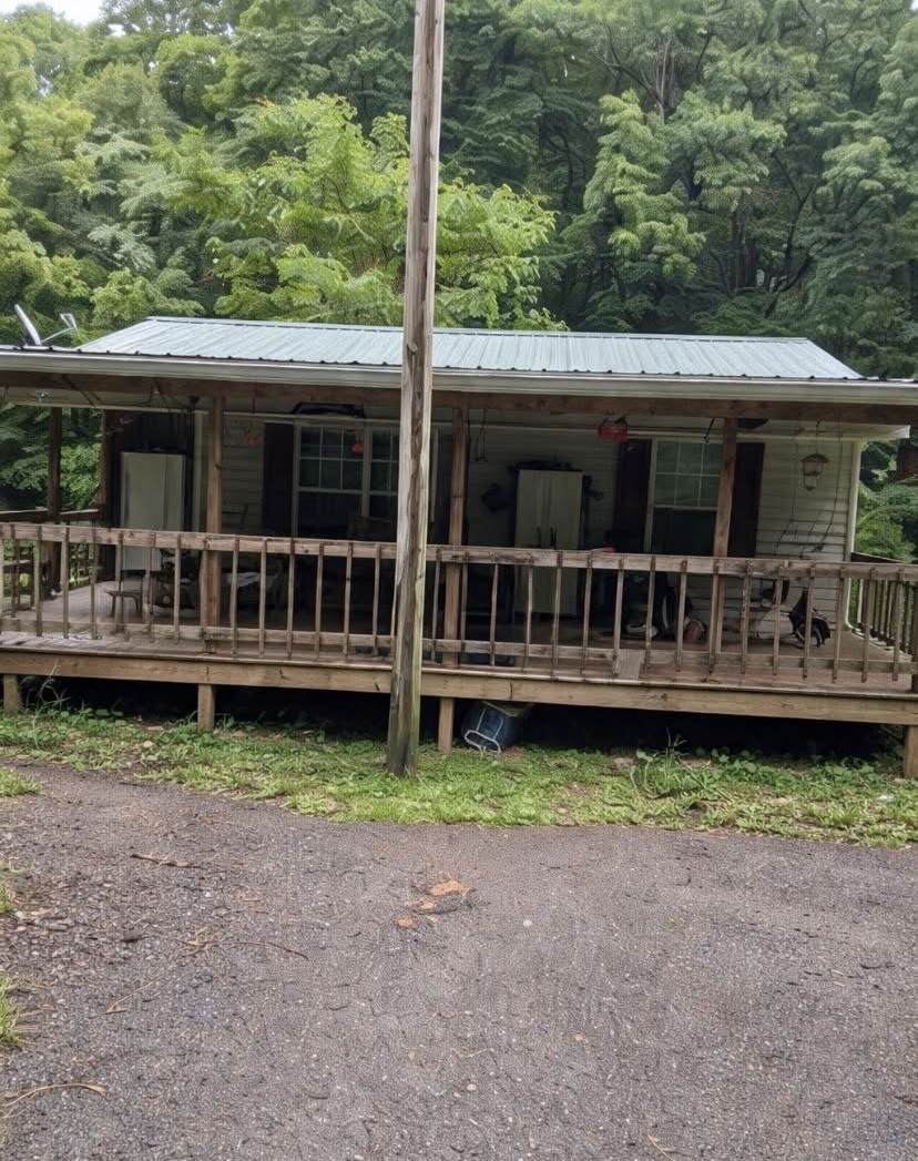 2750 Lyle Hollow Rd - Photo 1