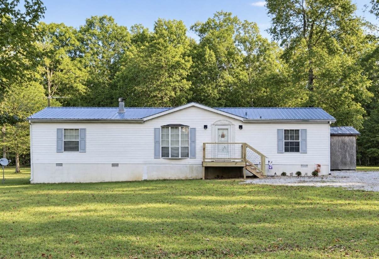 100 Treeline Ct - Photo 1