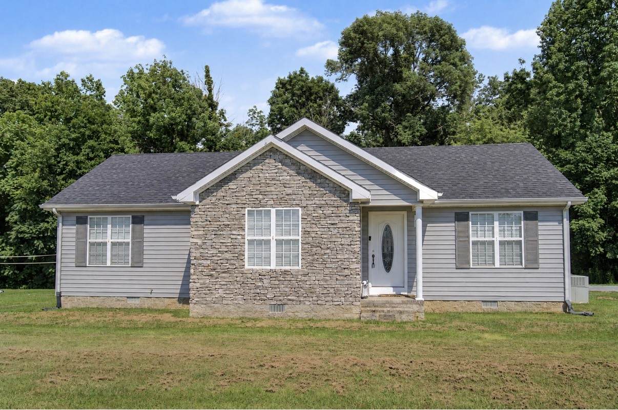 104 Leigh Anna Cir - Photo 1