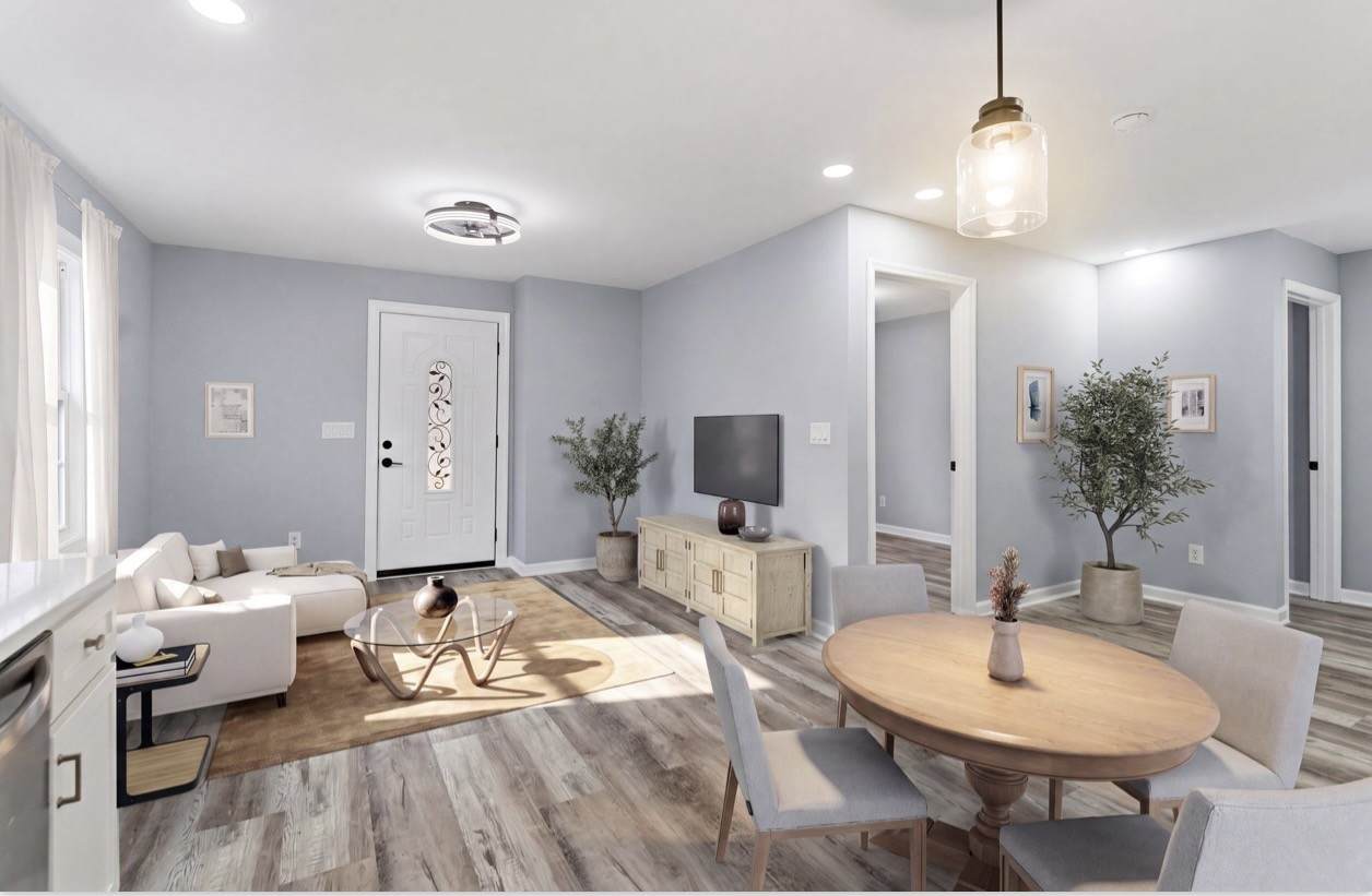 214 W Adams Ave - Photo 1