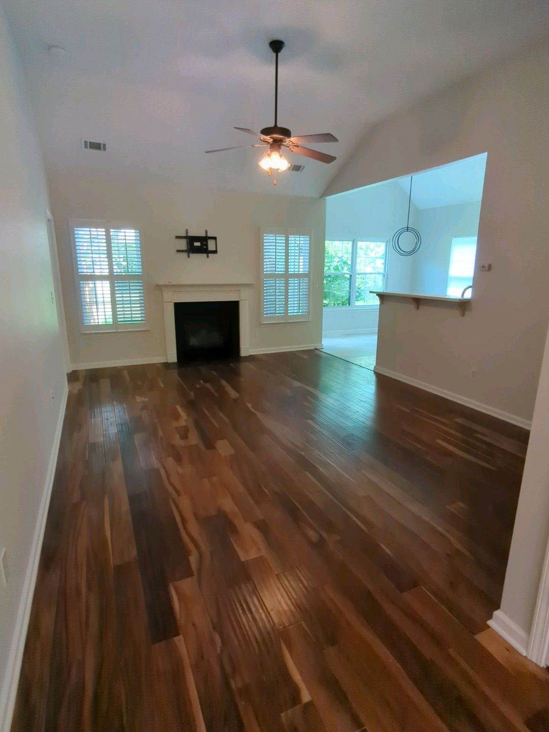 https://bt-photos.global.ssl.fastly.net/nashville/1280_boomver_2_RTC3508156-1.jpg