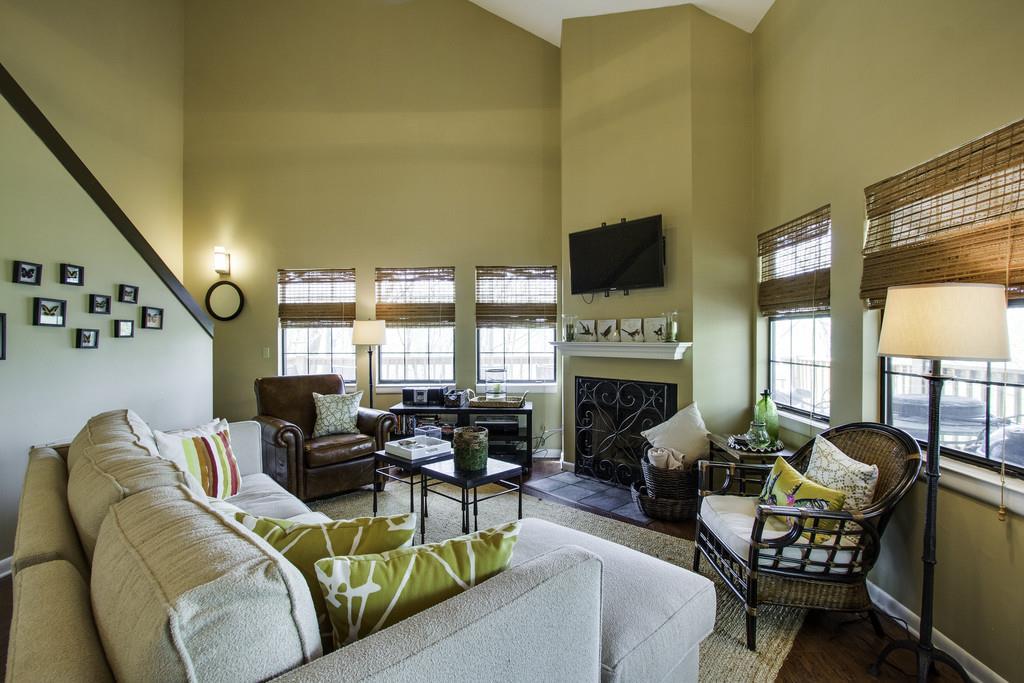 1007 Cove Hollow Rd - Photo 1
