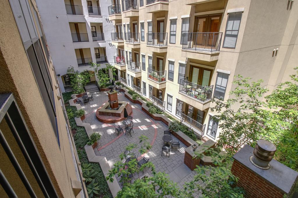 1803 Broadway Apt 203 - Photo 1