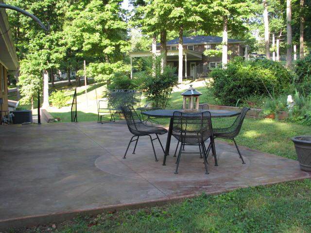 100 Lone Oak Drive - Photo 1