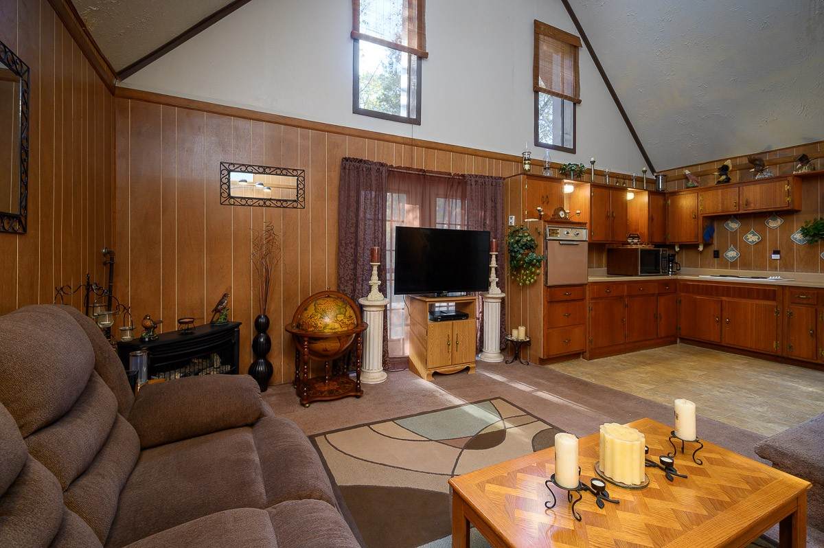 1101 Walnut Grove Rd - Photo 1