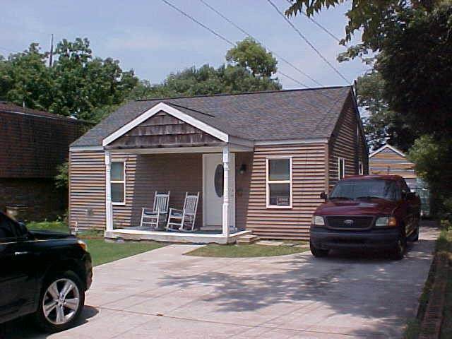 411 Maple St - Photo 1