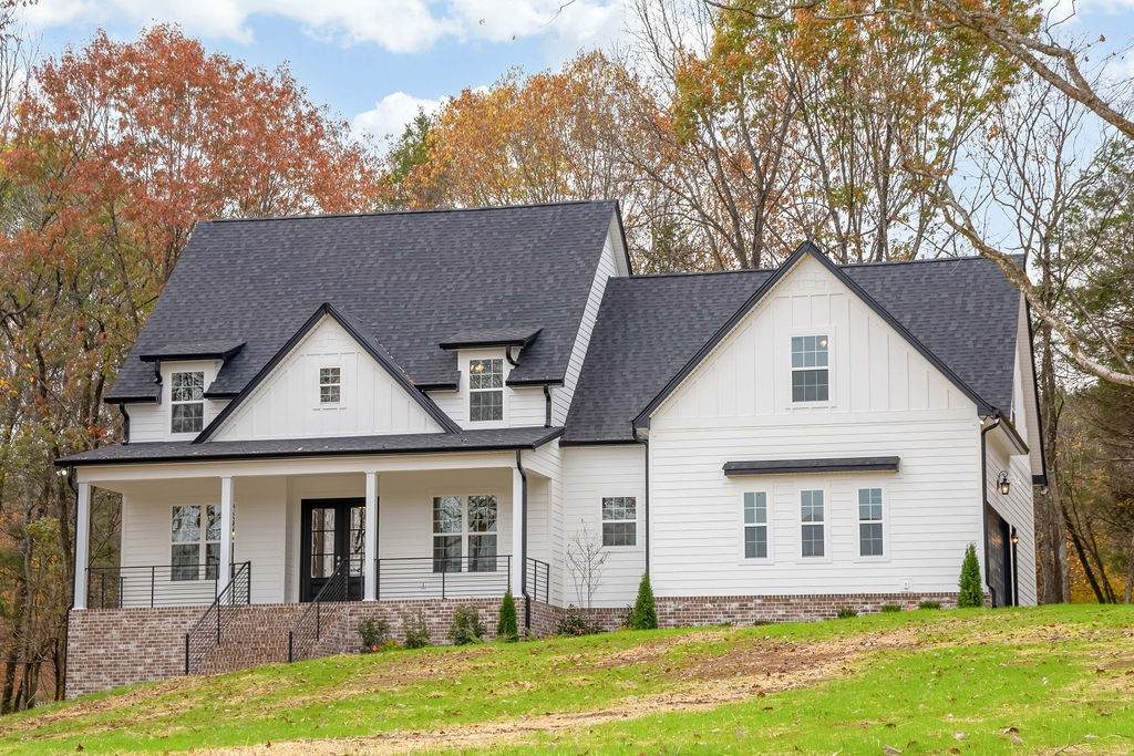 685 Wallace Rd - Photo 1