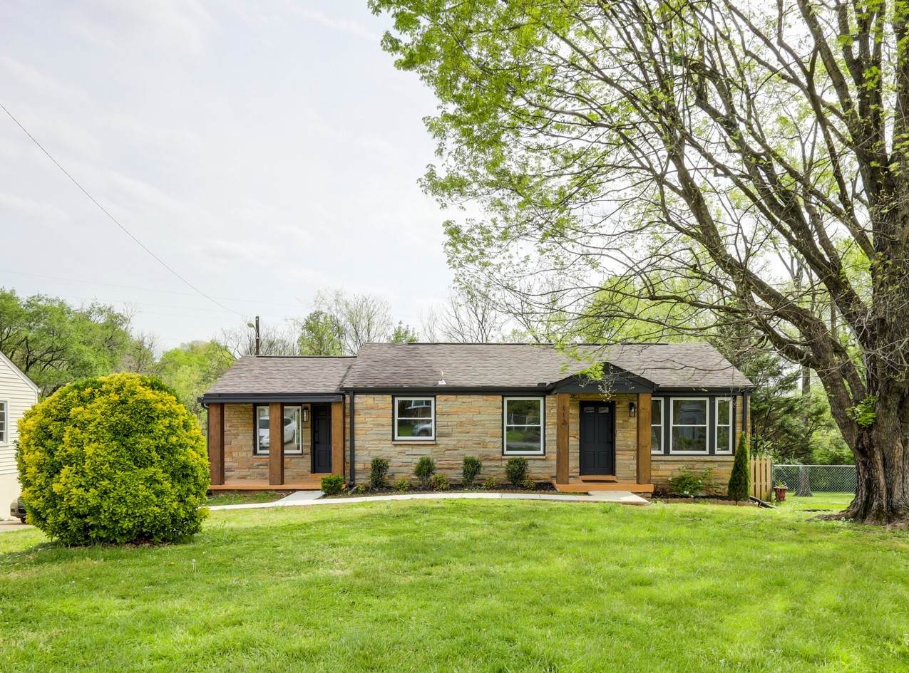 112 Donald St - Photo 1