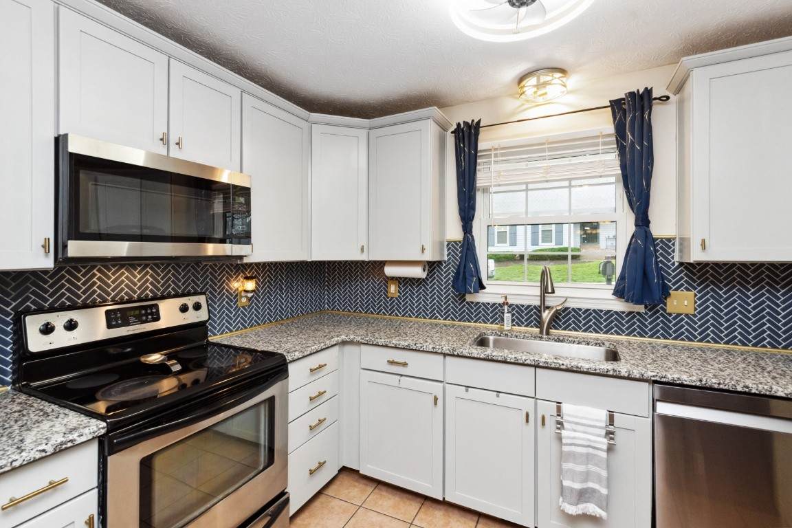 5480 Village Way - Photo 1