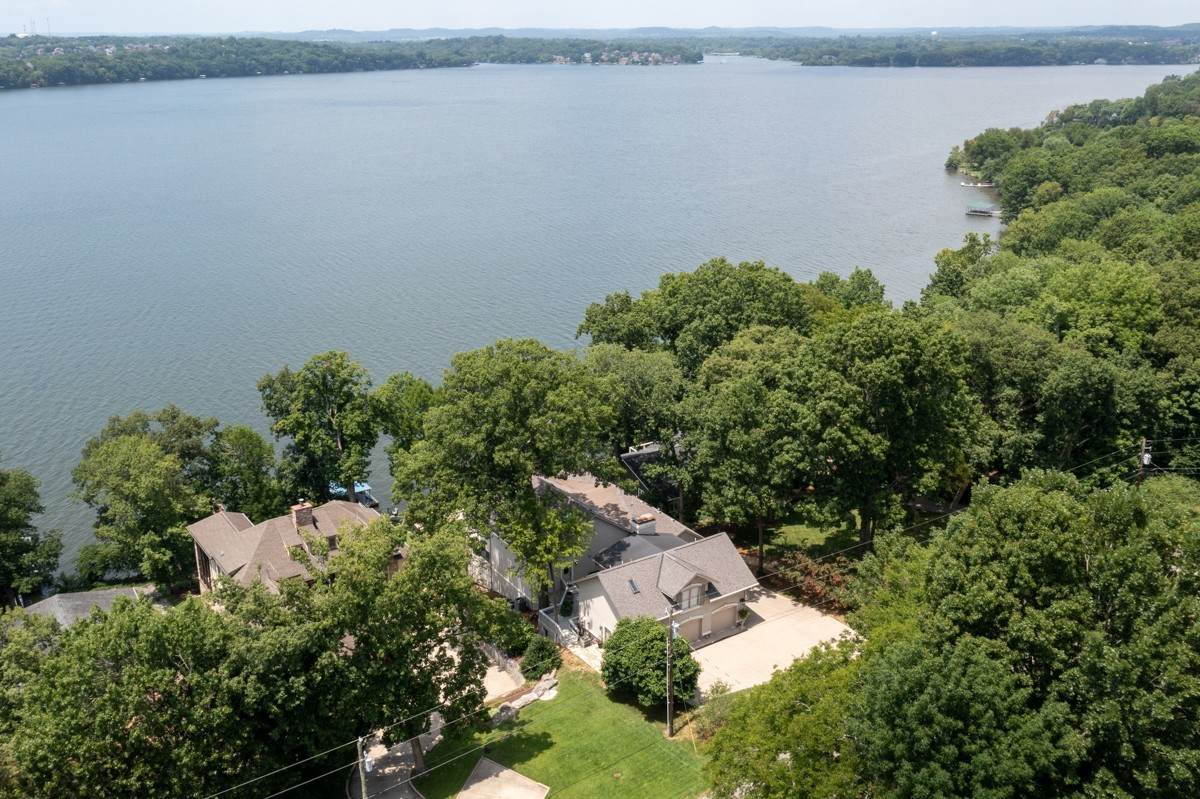 922 Shadow Ln - Photo 1