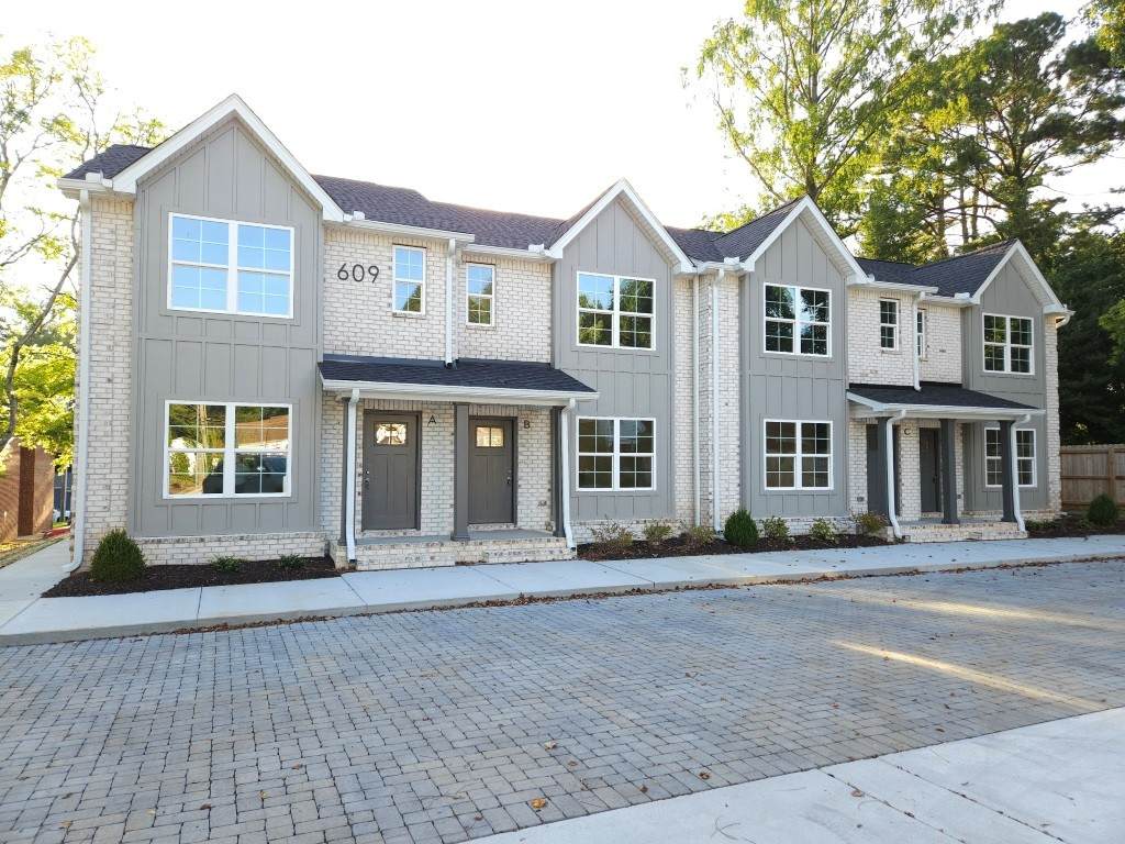 609 Fairview Ave - Photo 1