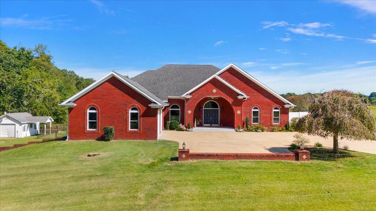 140 Tyler Ct - Photo 1