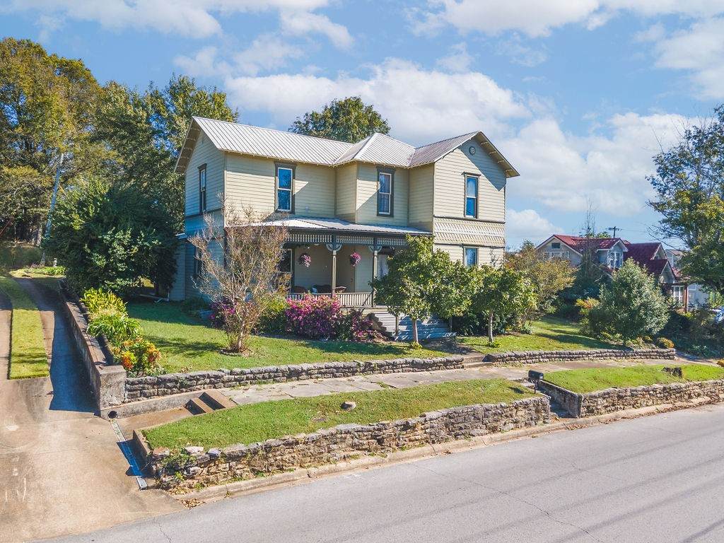 https://bt-photos.global.ssl.fastly.net/nashville/orig_boomver_3_RTC3012399-1.jpg