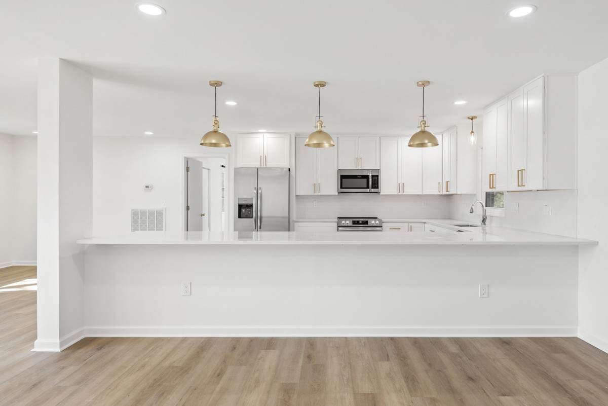 201 Porter Cir - Photo 1