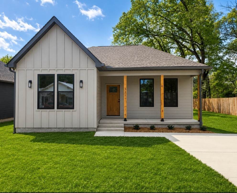 321 Jackson St - Photo 1