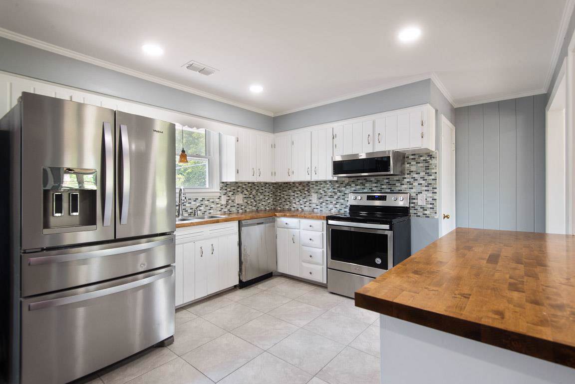 109 Mcbratney Dr - Photo 1