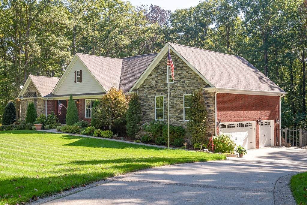 5751 Pinewood Rd - Photo 1