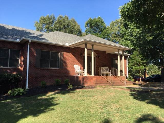 1006 Meadowood Ln - Photo 1