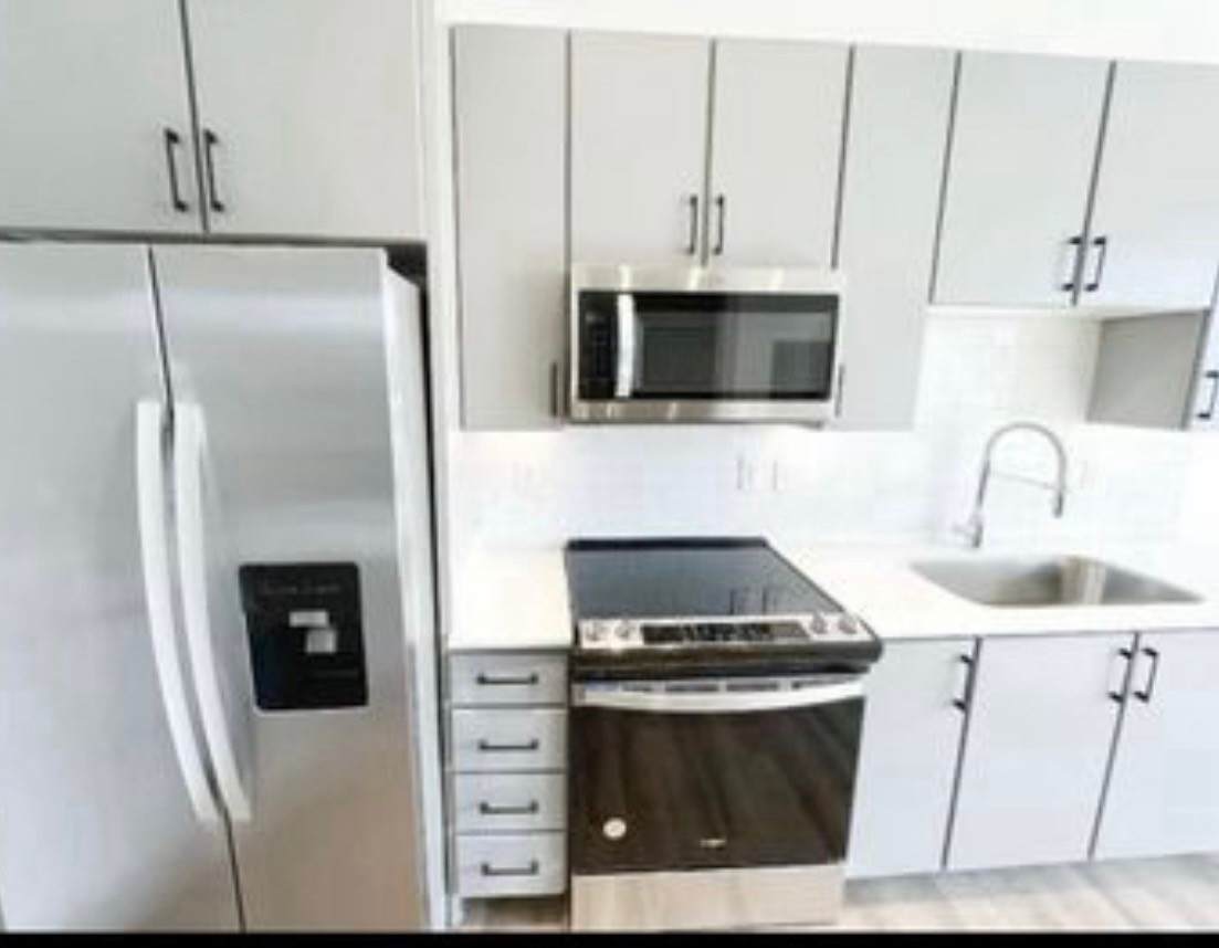 542 Southgate Ave - Photo 1